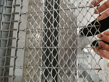 不銹鋼網(wǎng)帶在市場上的廣泛應用