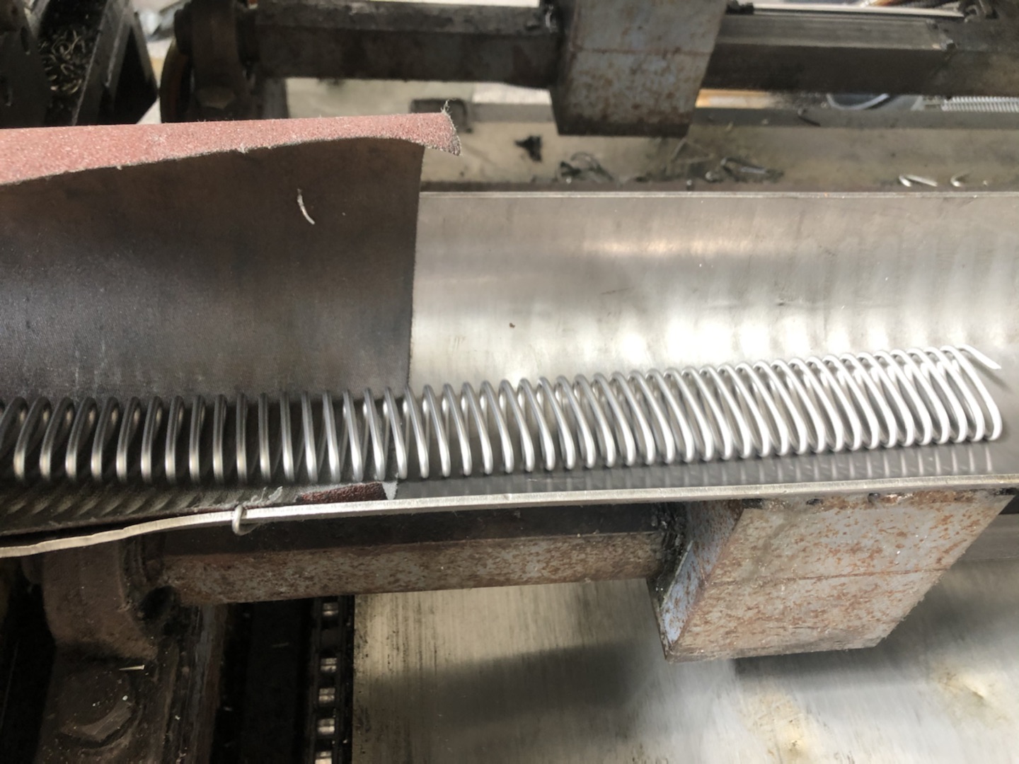 【高溫網(wǎng)帶】使用相同材質(zhì)、相同編織工藝的，其使用壽命卻有可能不同，這是為什么呢？