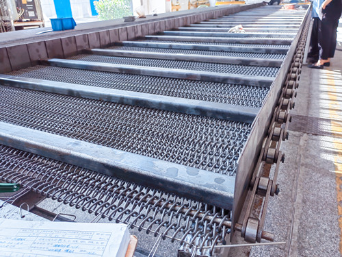 國外案例-大型提升機網(wǎng)帶