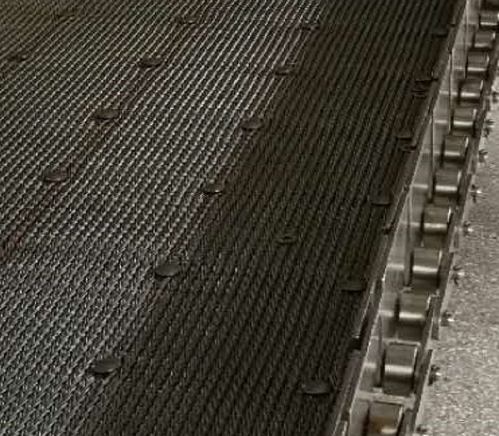 關(guān)西金屬網(wǎng)生產(chǎn)的金屬輸送帶不僅質(zhì)量優(yōu)良，顏值也很好，外觀簡潔干凈，光澤度好。